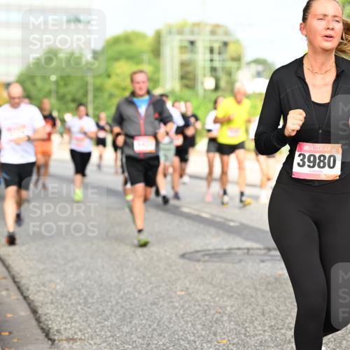 06.09.2026 - CURREX Alsterlauf Dr. Thomas Lammeyer http://msf.ph/oto/10137125 06.09.2026 10:02:33 Laufen 3980, 4508 meine-sportfotos.de