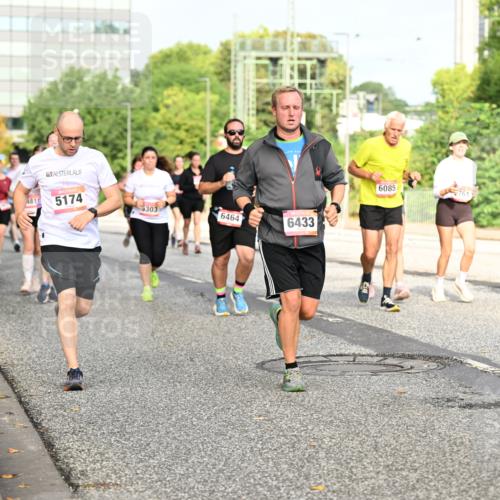 06.09.2026 - CURREX Alsterlauf Dr. Thomas Lammeyer http://msf.ph/oto/10137134 06.09.2026 10:02:34 Laufen 4811, 5174, 5303, 6464, 6433, 6085, 2762 meine-sportfotos.de