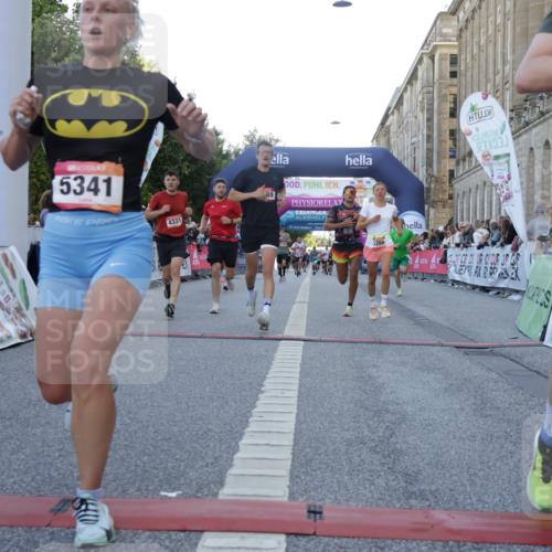 06.09.2026 - CURREX Alsterlauf Yannick Fuchs http://msf.ph/oto/10137145 06.09.2026 09:45:11 Ziel 2289, 2449, 2489, 2786, 3767, 3771, 3873, 3974, 4255, 4331, 5266, 5272, 5341, 5352, 5770, 8020 meine-sportfotos.de