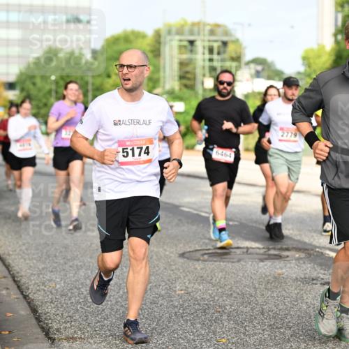 06.09.2026 - CURREX Alsterlauf Dr. Thomas Lammeyer http://msf.ph/oto/10137148 06.09.2026 10:02:35 Laufen 5174, 6464, 2779, 6433 meine-sportfotos.de