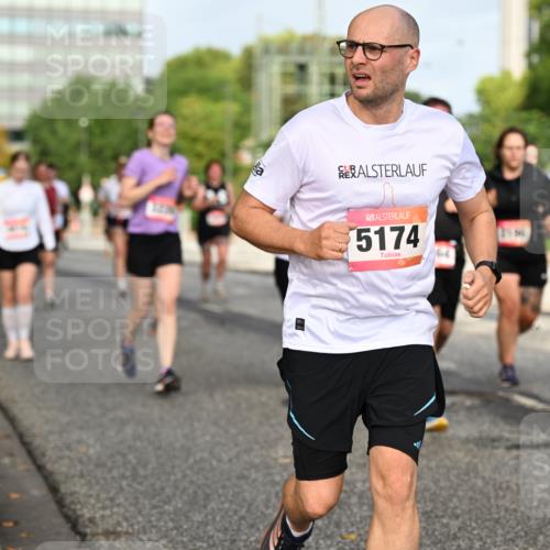 06.09.2026 - CURREX Alsterlauf Dr. Thomas Lammeyer http://msf.ph/oto/10137156 06.09.2026 10:02:36 Laufen 5174 meine-sportfotos.de