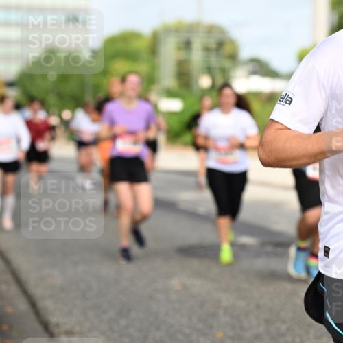 06.09.2026 - CURREX Alsterlauf Dr. Thomas Lammeyer http://msf.ph/oto/10137163 06.09.2026 10:02:36 Laufen 517 meine-sportfotos.de