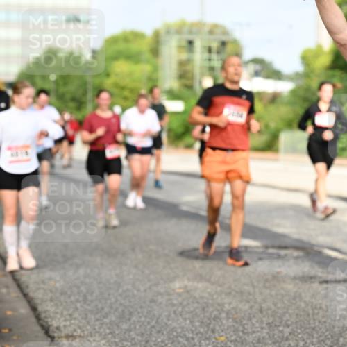 06.09.2026 - CURREX Alsterlauf Dr. Thomas Lammeyer http://msf.ph/oto/10137179 06.09.2026 10:02:38 Laufen 3228 meine-sportfotos.de