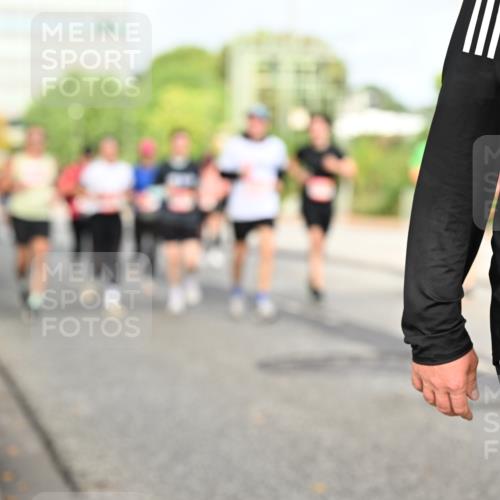 06.09.2026 - CURREX Alsterlauf Dr. Thomas Lammeyer http://msf.ph/oto/10137249 06.09.2026 10:02:45 Laufen  meine-sportfotos.de