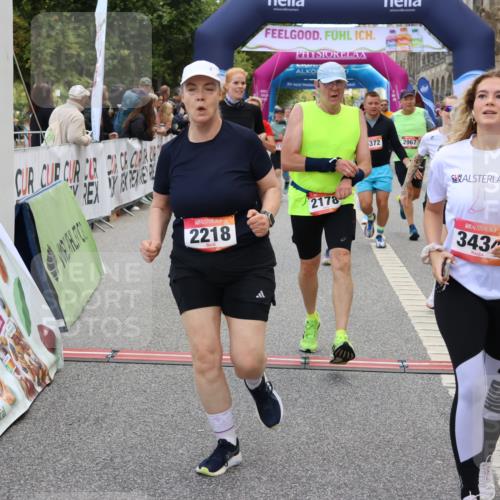 06.09.2026 - CURREX Alsterlauf Strokosch-Dieckow http://msf.ph/oto/10137251 06.09.2026 10:13:19 Ziel 2178, 2215, 2218, 2685, 2822, 2929, 2967, 2971, 3342, 3434, 3438, 3516, 5371, 5372, 6297, 6298, 6402, 6478, 8059, 8075, 8130, 8313 meine-sportfotos.de