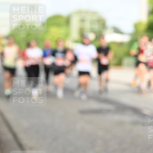 06.09.2026 - CURREX Alsterlauf Dr. Thomas Lammeyer http://msf.ph/oto/10137252 06.09.2026 10:02:45 Laufen  meine-sportfotos.de