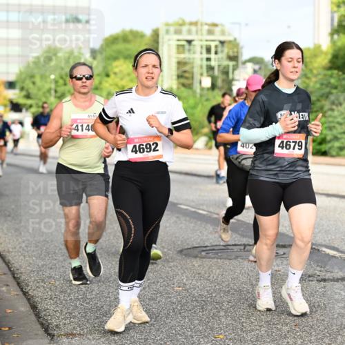 06.09.2026 - CURREX Alsterlauf Dr. Thomas Lammeyer http://msf.ph/oto/10137280 06.09.2026 10:02:47 Laufen 4140, 4140, 4692, 402, 4679 meine-sportfotos.de