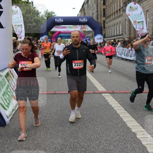 06.09.2026 - CURREX Alsterlauf Strokosch-Dieckow http://msf.ph/oto/10137292 06.09.2026 09:59:36 Ziel 2077, 2227, 2228, 2780, 3129, 3695, 3969, 4291, 4478, 4751, 4752, 5269, 5474, 5636, 5638, 5712, 5948, 6199, 6200, 6213, 8111 meine-sportfotos.de
