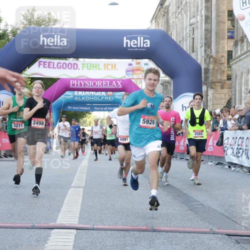 06.09.2026 - CURREX Alsterlauf Yannick Fuchs http://msf.ph/oto/10137294 06.09.2026 09:45:20 Ziel 2449, 2498, 3211, 3593, 4586, 4891, 5216, 5254, 5352, 5887, 5926, 6476, 8020, 8341 meine-sportfotos.de