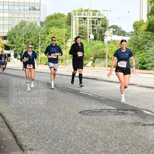 06.09.2026 - CURREX Alsterlauf Dr. Thomas Lammeyer http://msf.ph/oto/10137318 06.09.2026 10:02:51 Laufen 2541, 3247, 130, 3855 meine-sportfotos.de