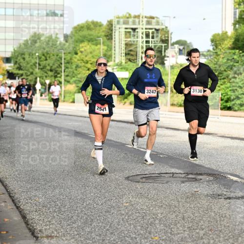 06.09.2026 - CURREX Alsterlauf Dr. Thomas Lammeyer http://msf.ph/oto/10137333 06.09.2026 10:02:53 Laufen 2541, 3247, 3130 meine-sportfotos.de