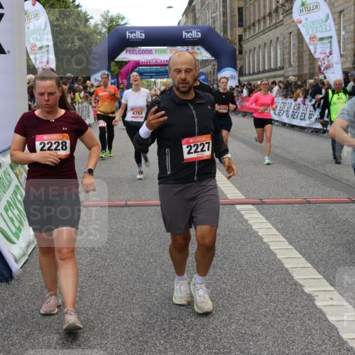 06.09.2026 - CURREX Alsterlauf Strokosch-Dieckow http://msf.ph/oto/10137338 06.09.2026 09:59:36 Ziel 2077, 2227, 2228, 2780, 3129, 3695, 3969, 4291, 4478, 4751, 4752, 5269, 5474, 5636, 5638, 5712, 5948, 6199, 6200, 6213, 8111 meine-sportfotos.de