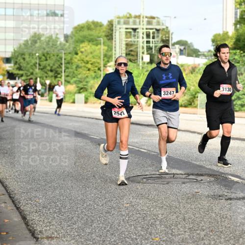 06.09.2026 - CURREX Alsterlauf Dr. Thomas Lammeyer http://msf.ph/oto/10137339 06.09.2026 10:02:54 Laufen 2541, 3247, 3130 meine-sportfotos.de