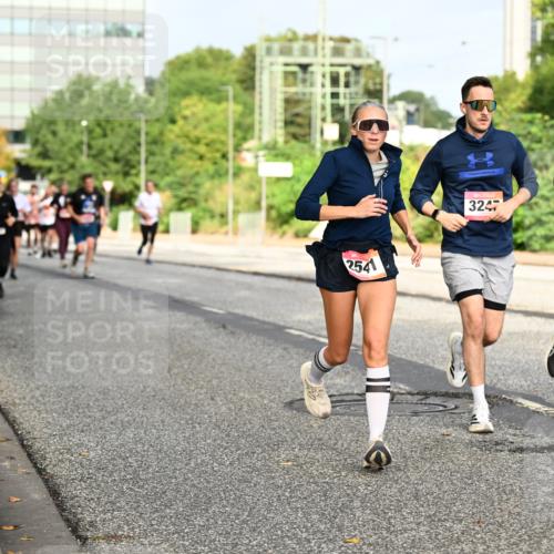 06.09.2026 - CURREX Alsterlauf Dr. Thomas Lammeyer http://msf.ph/oto/10137345 06.09.2026 10:02:54 Laufen 2541, 3247, 130 meine-sportfotos.de