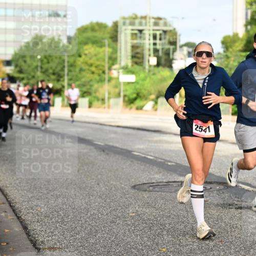 06.09.2026 - CURREX Alsterlauf Dr. Thomas Lammeyer http://msf.ph/oto/10137350 06.09.2026 10:02:55 Laufen 2541, 3247 meine-sportfotos.de