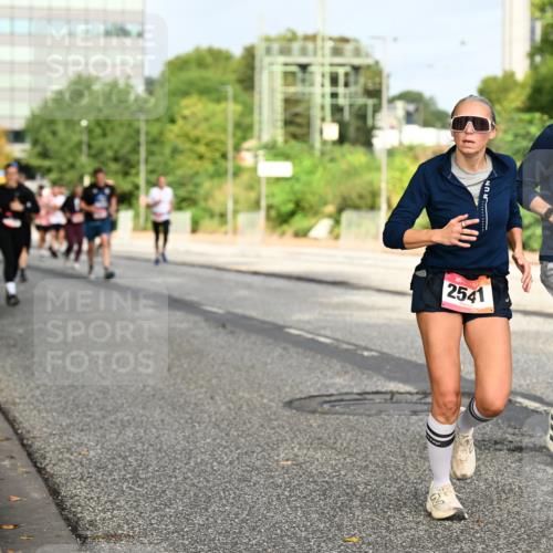 06.09.2026 - CURREX Alsterlauf Dr. Thomas Lammeyer http://msf.ph/oto/10137351 06.09.2026 10:02:55 Laufen 2541, 3247 meine-sportfotos.de