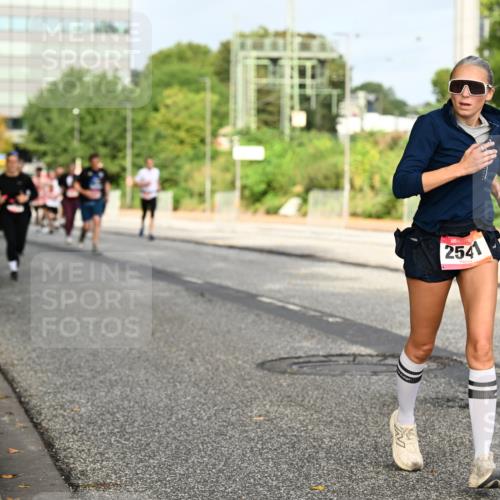 06.09.2026 - CURREX Alsterlauf Dr. Thomas Lammeyer http://msf.ph/oto/10137352 06.09.2026 10:02:55 Laufen 254, 324 meine-sportfotos.de