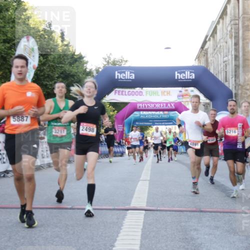 06.09.2026 - CURREX Alsterlauf Yannick Fuchs http://msf.ph/oto/10137362 06.09.2026 09:45:22 Ziel 2111, 2170, 2449, 2498, 3211, 3593, 4586, 4891, 5216, 5254, 5352, 5887, 5926, 6476, 8020, 8341 meine-sportfotos.de