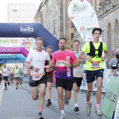 06.09.2026 - CURREX Alsterlauf Yannick Fuchs http://msf.ph/oto/10137368 06.09.2026 09:45:22 Ziel 2111, 2170, 2449, 2498, 3211, 3593, 4586, 4891, 5216, 5254, 5352, 5887, 5926, 6476, 8020, 8341 meine-sportfotos.de