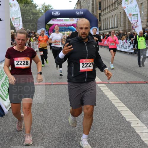 06.09.2026 - CURREX Alsterlauf Strokosch-Dieckow http://msf.ph/oto/10137369 06.09.2026 09:59:37 Ziel 2077, 2227, 2228, 2780, 3129, 3695, 3969, 4291, 4751, 4752, 5269, 5474, 5636, 5638, 5948, 6199, 6200, 6213, 8111 meine-sportfotos.de