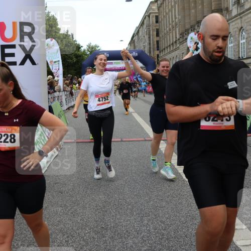 06.09.2026 - CURREX Alsterlauf Strokosch-Dieckow http://msf.ph/oto/10137409 06.09.2026 09:59:38 Ziel 2077, 2227, 2228, 2780, 3129, 3969, 4042, 4291, 4751, 4752, 5154, 5269, 5474, 5638, 6199, 6200, 6213, 8111 meine-sportfotos.de