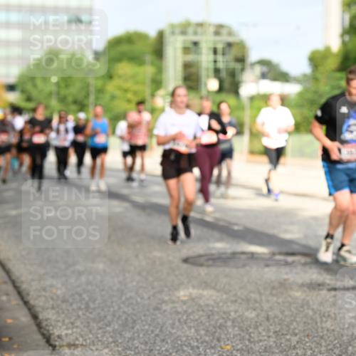 06.09.2026 - CURREX Alsterlauf Dr. Thomas Lammeyer http://msf.ph/oto/10137410 06.09.2026 10:03:02 Laufen  meine-sportfotos.de