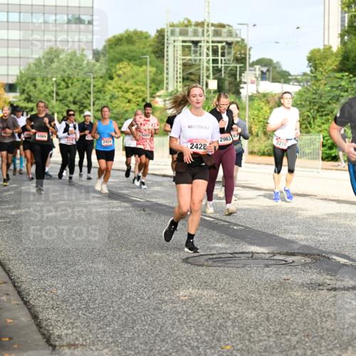 06.09.2026 - CURREX Alsterlauf Dr. Thomas Lammeyer http://msf.ph/oto/10137413 06.09.2026 10:03:02 Laufen 5069, 2934, 5001, 2428, 2963, 67, 2270, 3537 meine-sportfotos.de