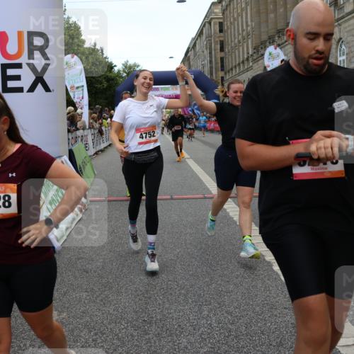 06.09.2026 - CURREX Alsterlauf Strokosch-Dieckow http://msf.ph/oto/10137419 06.09.2026 09:59:38 Ziel 2077, 2227, 2228, 2780, 3129, 3969, 4042, 4291, 4751, 4752, 5154, 5269, 5474, 5638, 6199, 6200, 6213, 8111 meine-sportfotos.de