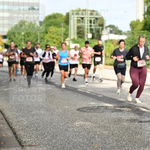 06.09.2026 - CURREX Alsterlauf Dr. Thomas Lammeyer http://msf.ph/oto/10137429 06.09.2026 10:03:04 Laufen 2963, 2422 meine-sportfotos.de