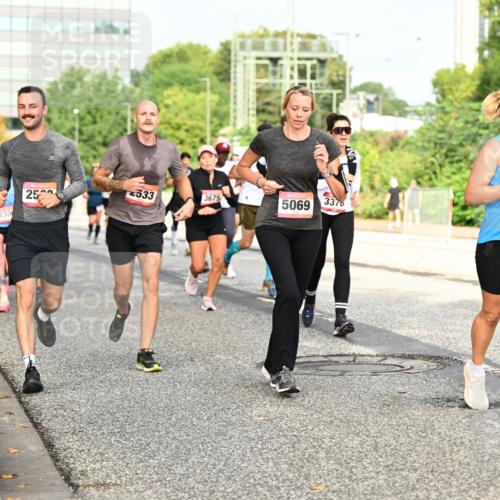 06.09.2026 - CURREX Alsterlauf Dr. Thomas Lammeyer http://msf.ph/oto/10137470 06.09.2026 10:03:07 Laufen 830, 25, 533, 3675, 5069, 3370, 2934 meine-sportfotos.de