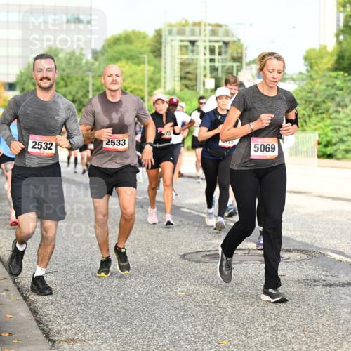 06.09.2026 - CURREX Alsterlauf Dr. Thomas Lammeyer http://msf.ph/oto/10137476 06.09.2026 10:03:08 Laufen 2533, 2532, 5069 meine-sportfotos.de