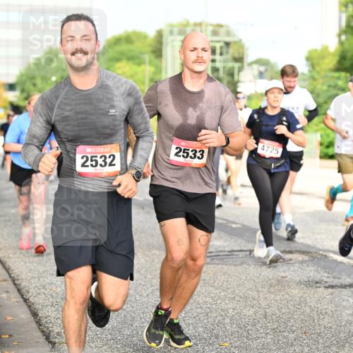 06.09.2026 - CURREX Alsterlauf Dr. Thomas Lammeyer http://msf.ph/oto/10137490 06.09.2026 10:03:09 Laufen 50, 2532, 2533, 4725, 3376 meine-sportfotos.de