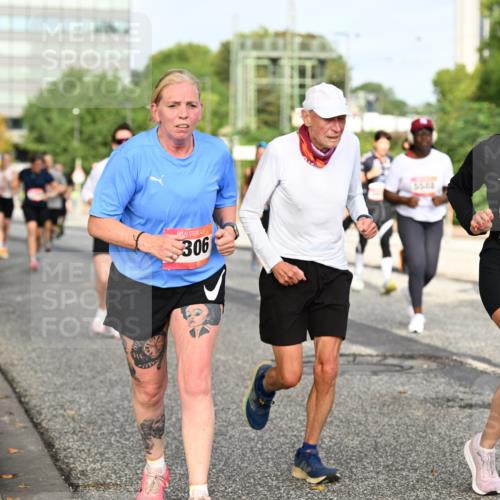 06.09.2026 - CURREX Alsterlauf Dr. Thomas Lammeyer http://msf.ph/oto/10137511 06.09.2026 10:03:11 Laufen 306, 5548, 3675 meine-sportfotos.de