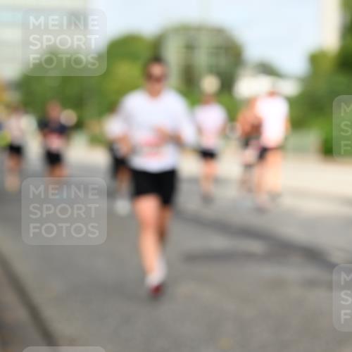 06.09.2026 - CURREX Alsterlauf Dr. Thomas Lammeyer http://msf.ph/oto/10137525 06.09.2026 10:03:13 Laufen  meine-sportfotos.de