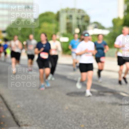 06.09.2026 - CURREX Alsterlauf Dr. Thomas Lammeyer http://msf.ph/oto/10137540 06.09.2026 10:03:15 Laufen  meine-sportfotos.de