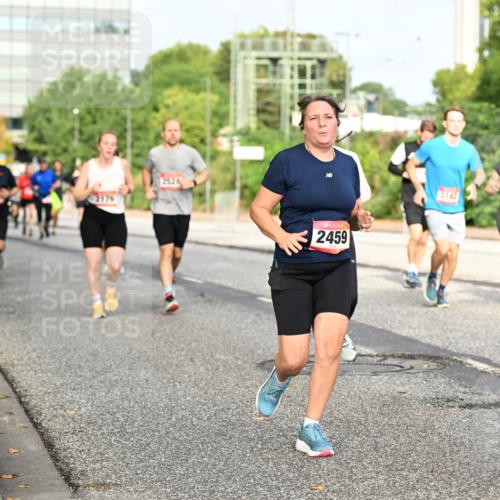 06.09.2026 - CURREX Alsterlauf Dr. Thomas Lammeyer http://msf.ph/oto/10137556 06.09.2026 10:03:17 Laufen 2176, 2459, 3142 meine-sportfotos.de