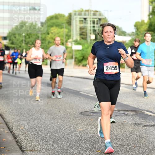 06.09.2026 - CURREX Alsterlauf Dr. Thomas Lammeyer http://msf.ph/oto/10137559 06.09.2026 10:03:17 Laufen 2176, 2459 meine-sportfotos.de