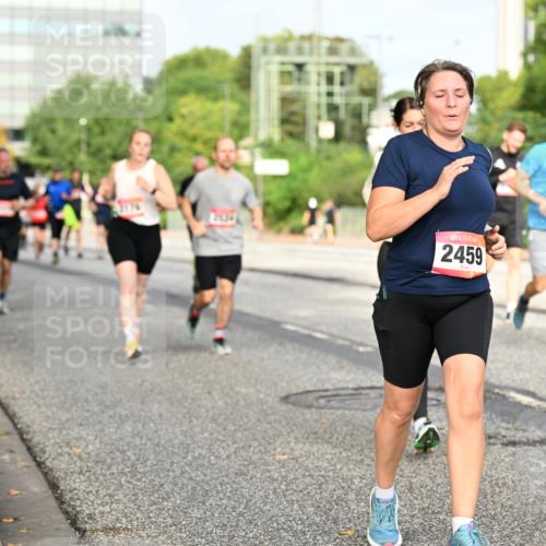 06.09.2026 - CURREX Alsterlauf Dr. Thomas Lammeyer http://msf.ph/oto/10137562 06.09.2026 10:03:17 Laufen 2459 meine-sportfotos.de