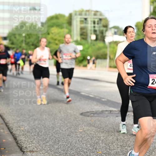 06.09.2026 - CURREX Alsterlauf Dr. Thomas Lammeyer http://msf.ph/oto/10137566 06.09.2026 10:03:18 Laufen 2459 meine-sportfotos.de
