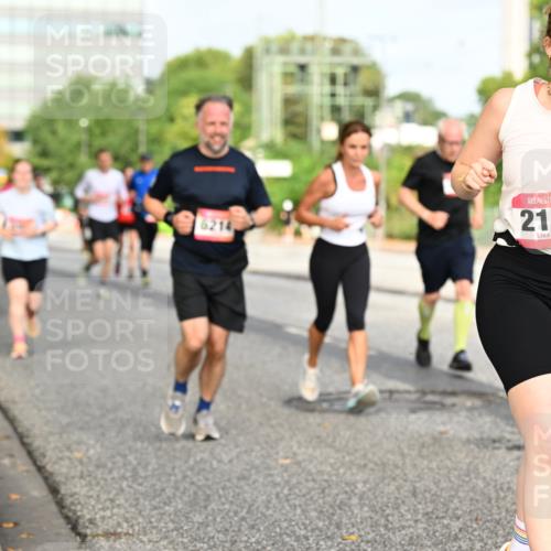 06.09.2026 - CURREX Alsterlauf Dr. Thomas Lammeyer http://msf.ph/oto/10137601 06.09.2026 10:03:21 Laufen 6214, 2176 meine-sportfotos.de