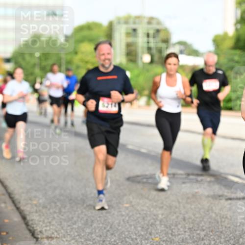 06.09.2026 - CURREX Alsterlauf Dr. Thomas Lammeyer http://msf.ph/oto/10137603 06.09.2026 10:03:21 Laufen 2176 meine-sportfotos.de