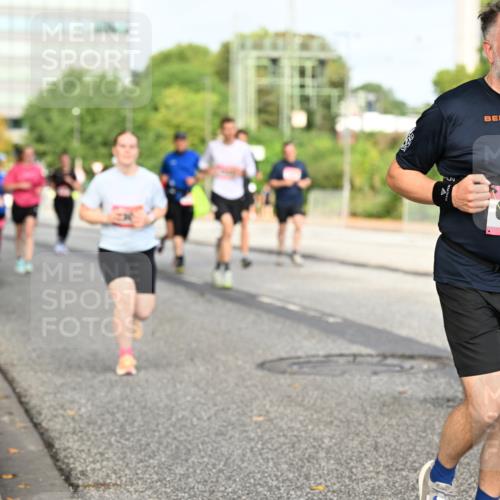 06.09.2026 - CURREX Alsterlauf Dr. Thomas Lammeyer http://msf.ph/oto/10137616 06.09.2026 10:03:23 Laufen 6214 meine-sportfotos.de