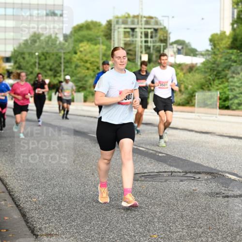 06.09.2026 - CURREX Alsterlauf Dr. Thomas Lammeyer http://msf.ph/oto/10137624 06.09.2026 10:03:24 Laufen 303, 3501 meine-sportfotos.de