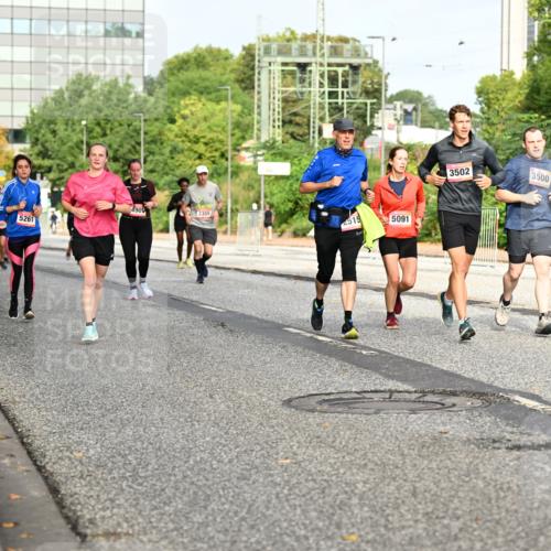 06.09.2026 - CURREX Alsterlauf Dr. Thomas Lammeyer http://msf.ph/oto/10137638 06.09.2026 10:03:25 Laufen 4900, 2355, 5261, 4515, 5091, 3502, 3500 meine-sportfotos.de