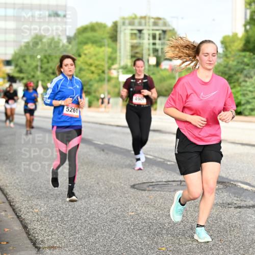 06.09.2026 - CURREX Alsterlauf Dr. Thomas Lammeyer http://msf.ph/oto/10137671 06.09.2026 10:03:29 Laufen 5261, 4901 meine-sportfotos.de