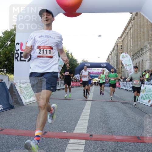 06.09.2026 - CURREX Alsterlauf Yannick Fuchs http://msf.ph/oto/10137754 06.09.2026 09:45:27 Ziel 2101, 2111, 2170, 2406, 2498, 3146, 3211, 3593, 3615, 4586, 4891, 5216, 5254, 5699, 5805, 5887, 5926, 5988, 6476, 8341 meine-sportfotos.de