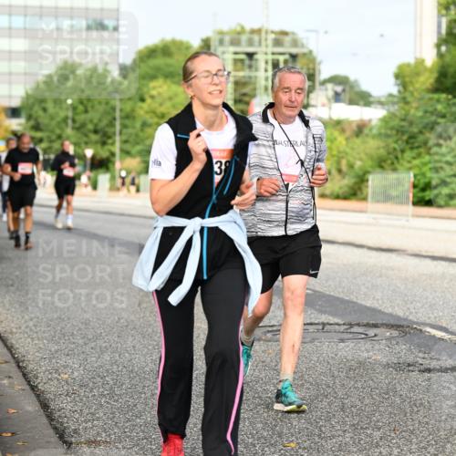 06.09.2026 - CURREX Alsterlauf Dr. Thomas Lammeyer http://msf.ph/oto/10137772 06.09.2026 10:03:40 Laufen 38, 14 meine-sportfotos.de