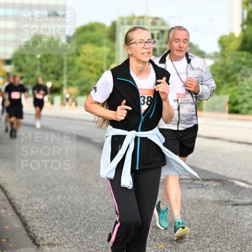 06.09.2026 - CURREX Alsterlauf Dr. Thomas Lammeyer http://msf.ph/oto/10137774 06.09.2026 10:03:40 Laufen 38 meine-sportfotos.de