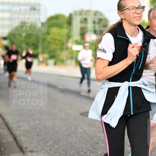 06.09.2026 - CURREX Alsterlauf Dr. Thomas Lammeyer http://msf.ph/oto/10137781 06.09.2026 10:03:41 Laufen  meine-sportfotos.de