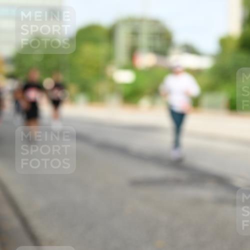 06.09.2026 - CURREX Alsterlauf Dr. Thomas Lammeyer http://msf.ph/oto/10137789 06.09.2026 10:03:42 Laufen  meine-sportfotos.de